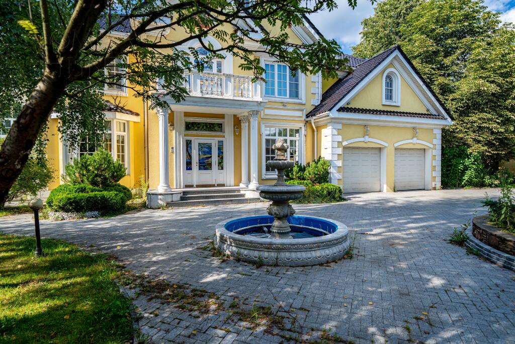 2-этажный коттедж 800 м² с отделкой