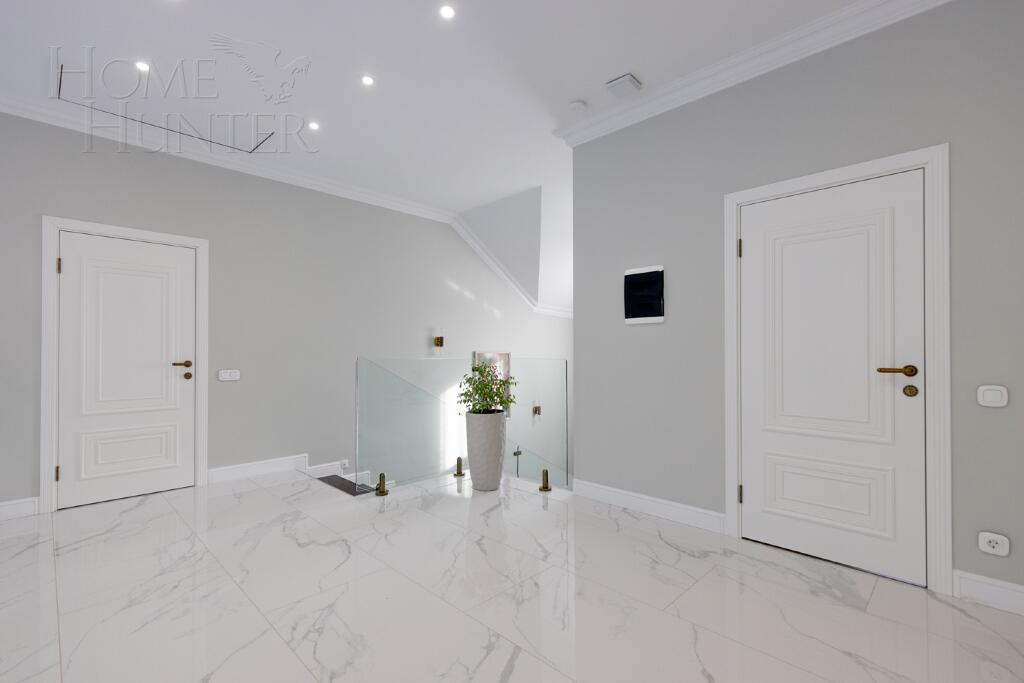 2-этажный коттедж 350 м² с отделкой