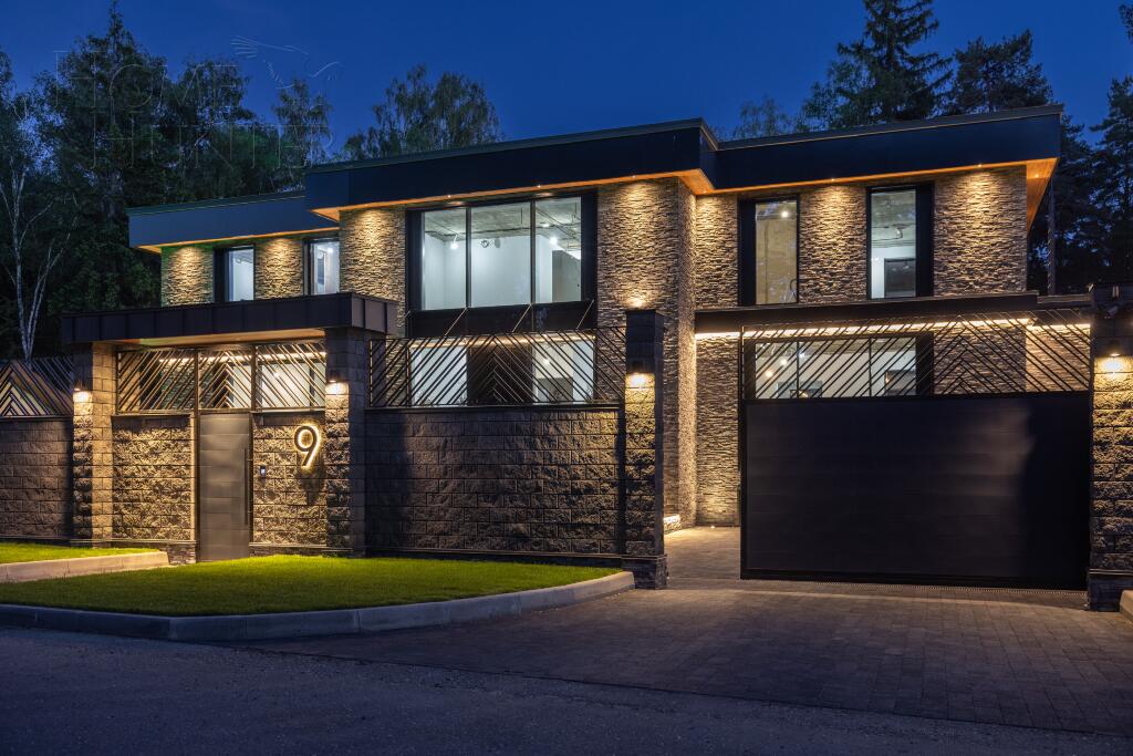 2-этажный коттедж 1 700 м² без отделки