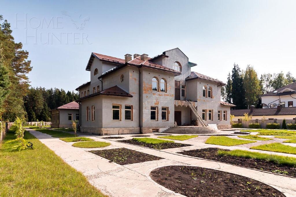 2-этажный коттедж 2 000 м² без отделки