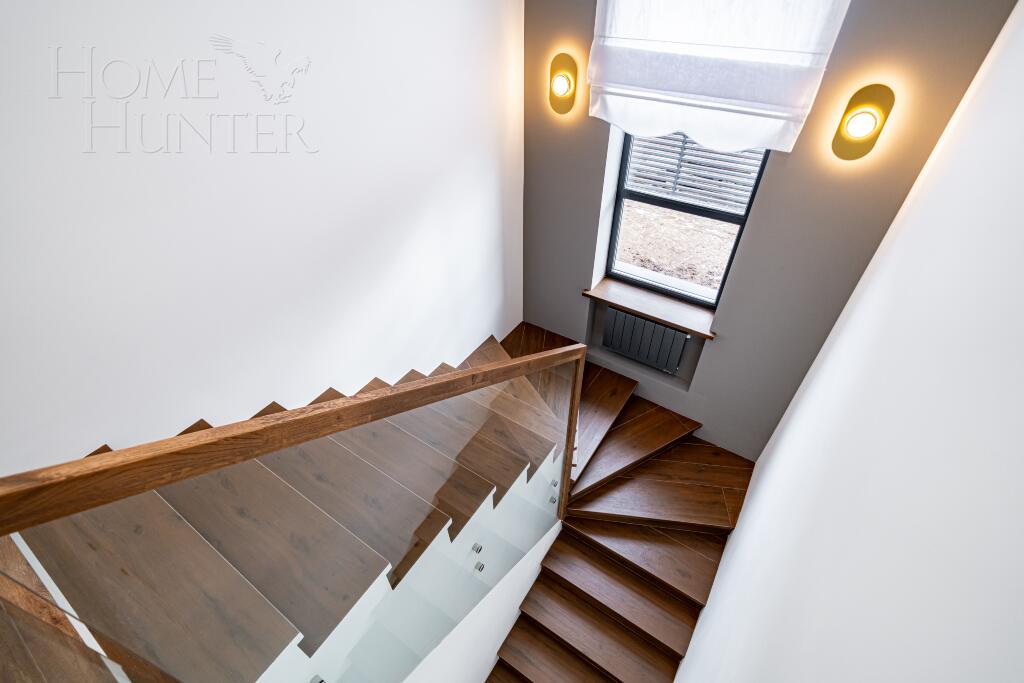 2-этажный коттедж 250 м² с отделкой