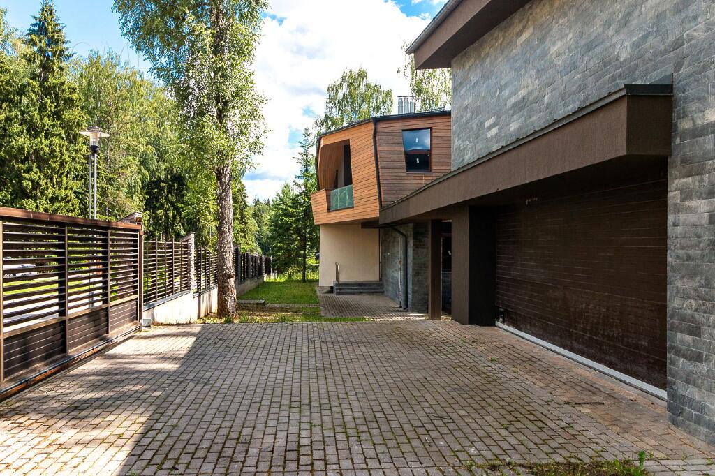 2-этажный коттедж 550 м² без отделки