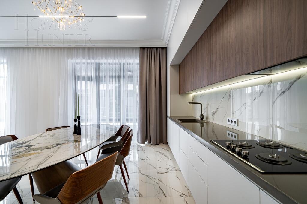 2-этажный коттедж 250 м² с отделкой