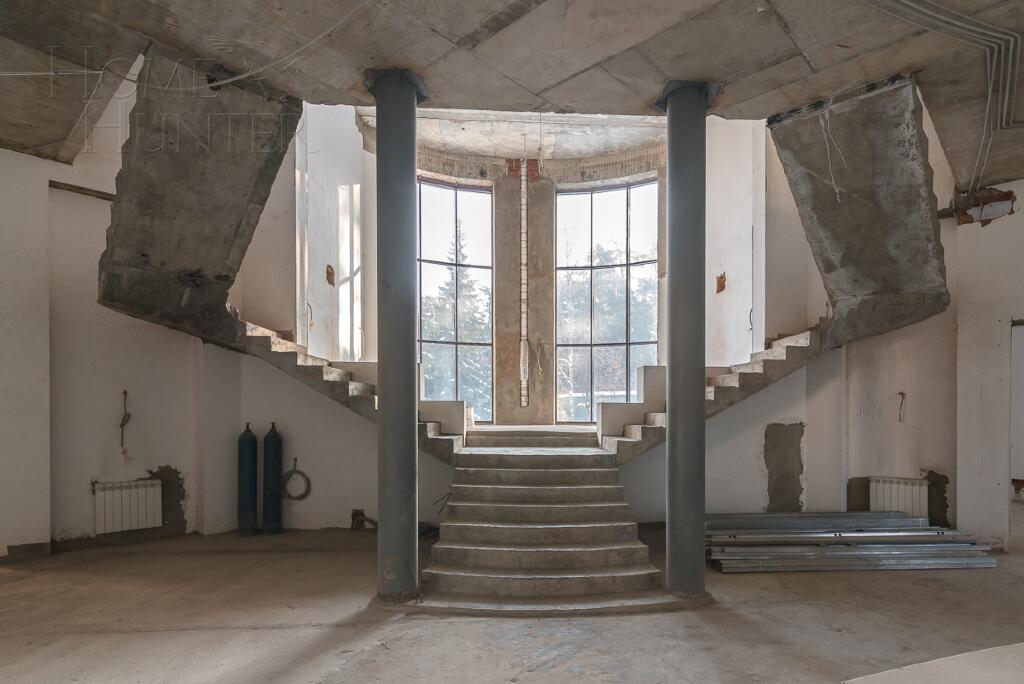 2-этажный коттедж 950 м² без отделки