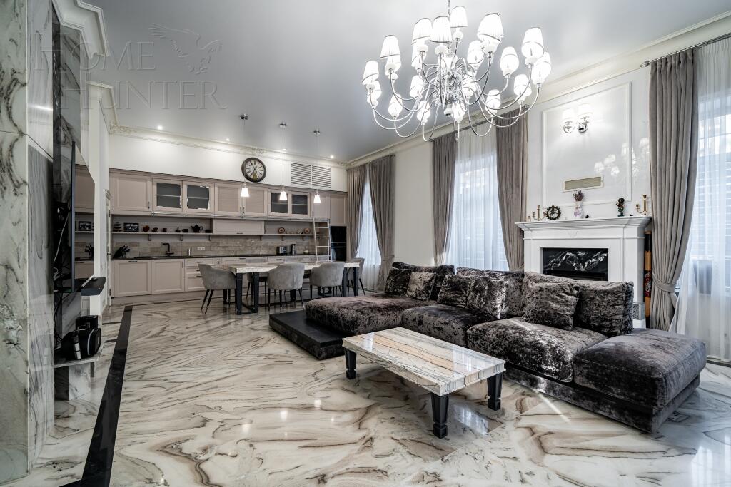 3-этажный таунхаус 270 м² с отделкой