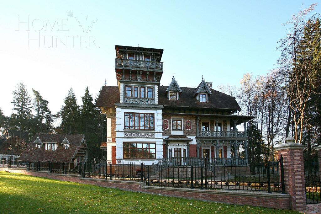 3-этажный коттедж 697 м² с отделкой