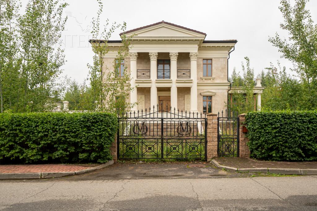 2-этажный коттедж 680 м² без отделки