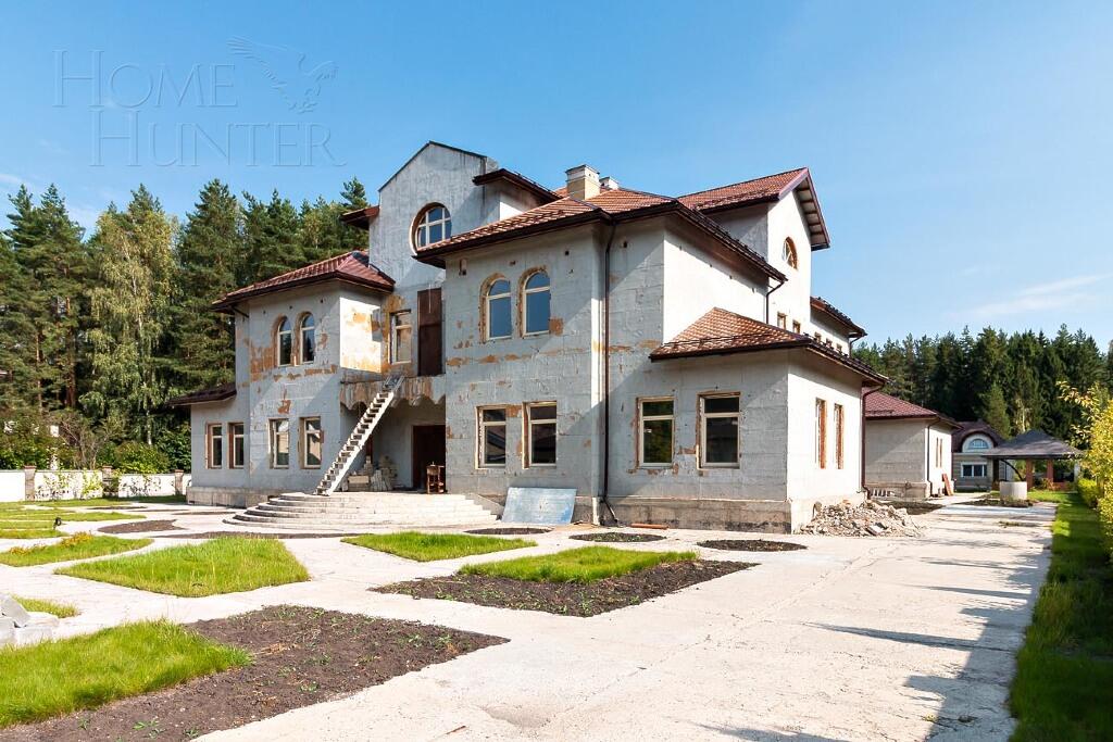 2-этажный коттедж 2 000 м² без отделки