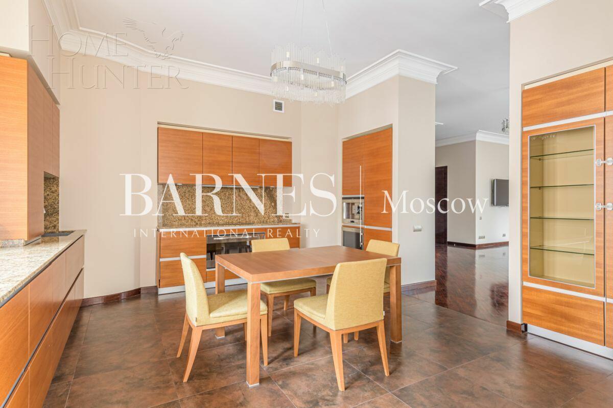 5-КОМН. КВАРТИРА С ОТДЕЛКОЙ 187.8 М² НА 4 ЭТАЖЕ