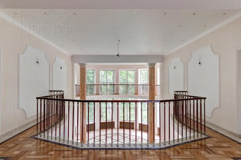 3-этажный коттедж 8 755 м² с отделкой