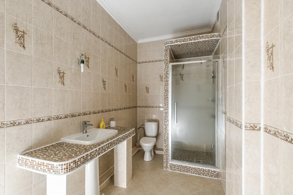 2-этажный коттедж 400 м² с отделкой