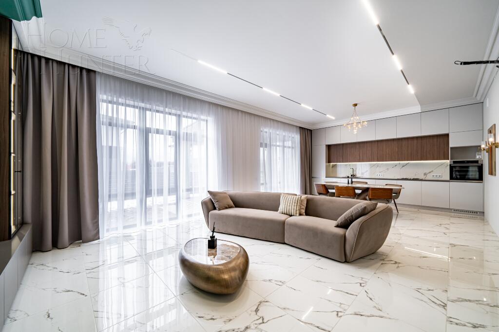 2-этажный коттедж 250 м² с отделкой