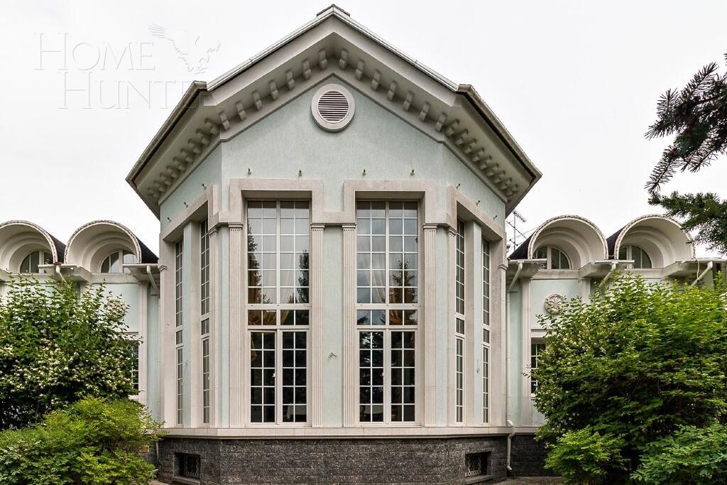 2-этажный коттедж 800 м² с отделкой