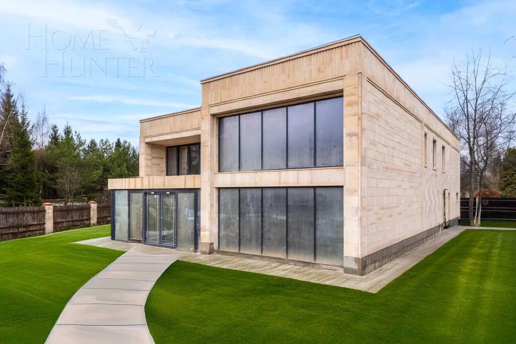 2-этажный коттедж 830 м² без отделки