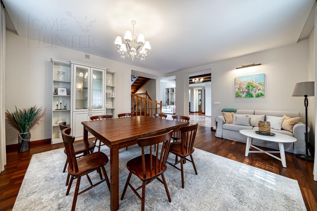 3-этажный коттедж 600 м² с отделкой