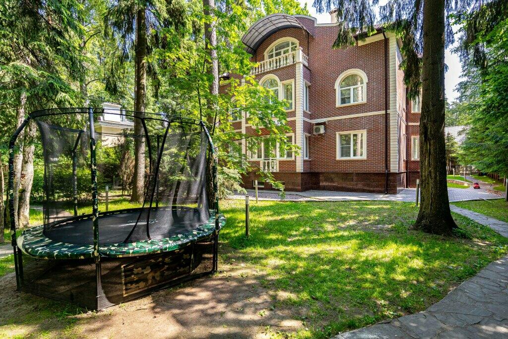 2-этажный коттедж 850 м² с отделкой