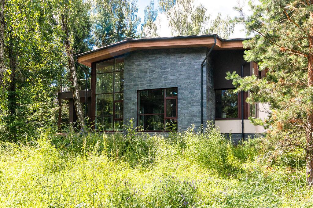 2-этажный коттедж 550 м² без отделки