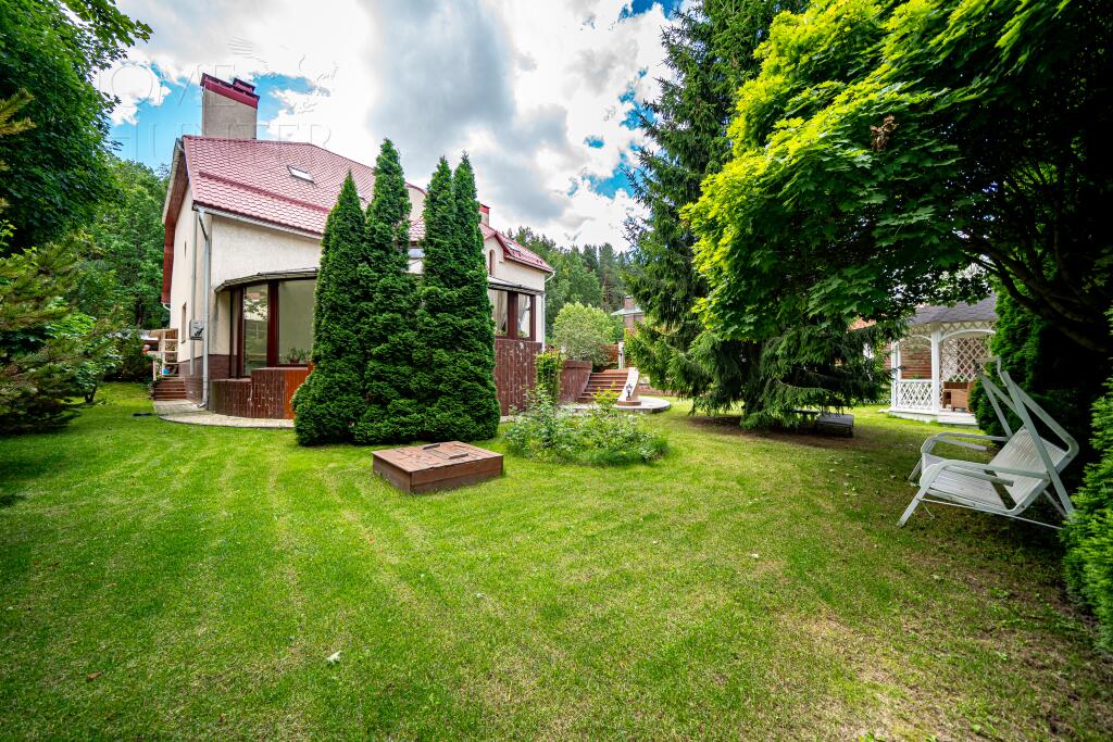 3-этажный коттедж 600 м² с отделкой