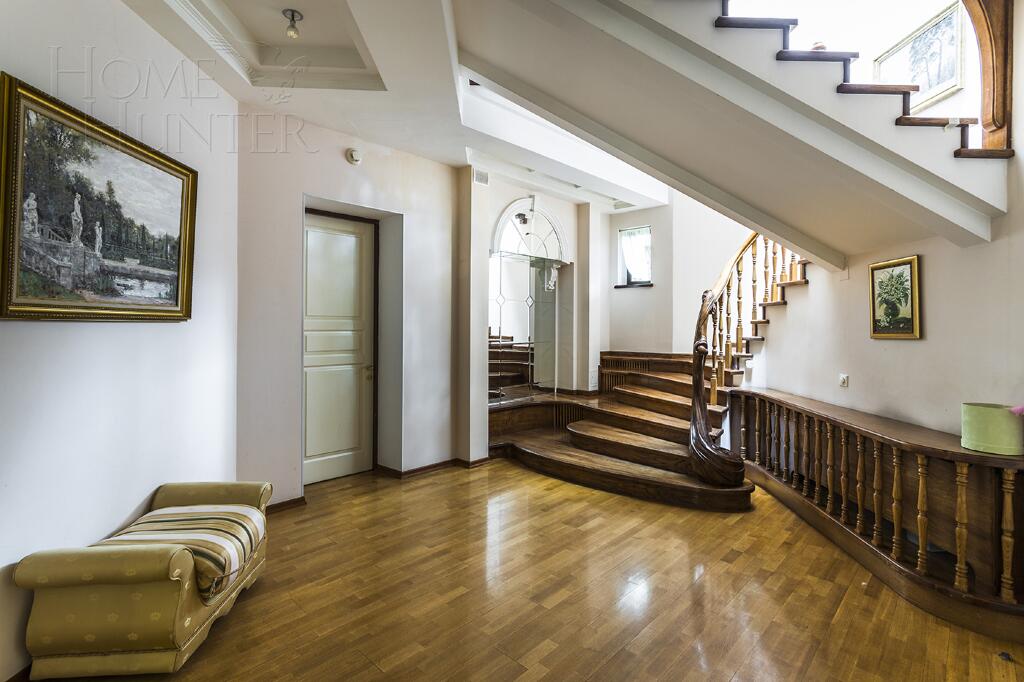 2-этажный коттедж 560 м² с отделкой