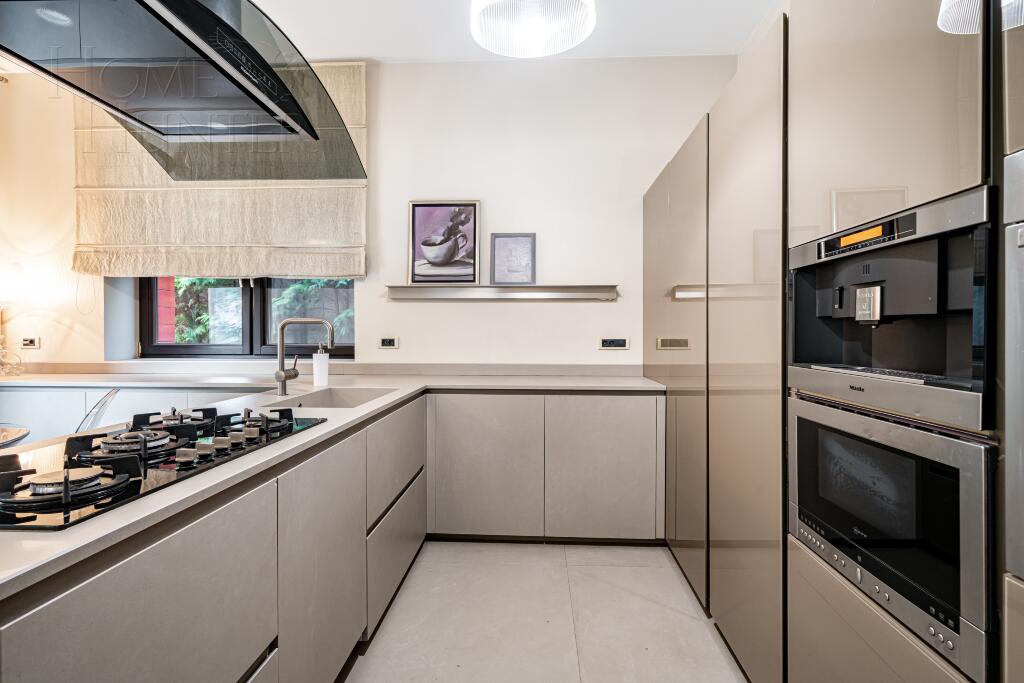 2-этажный коттедж 600 м² с отделкой