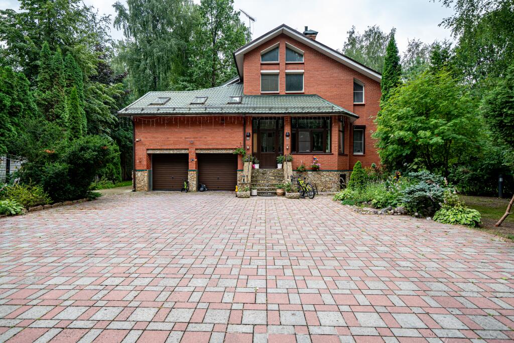 2-этажный коттедж 380 м² без отделки