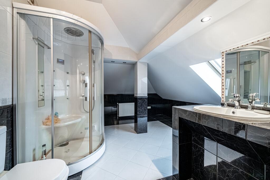 3-этажный коттедж 980 м² с отделкой