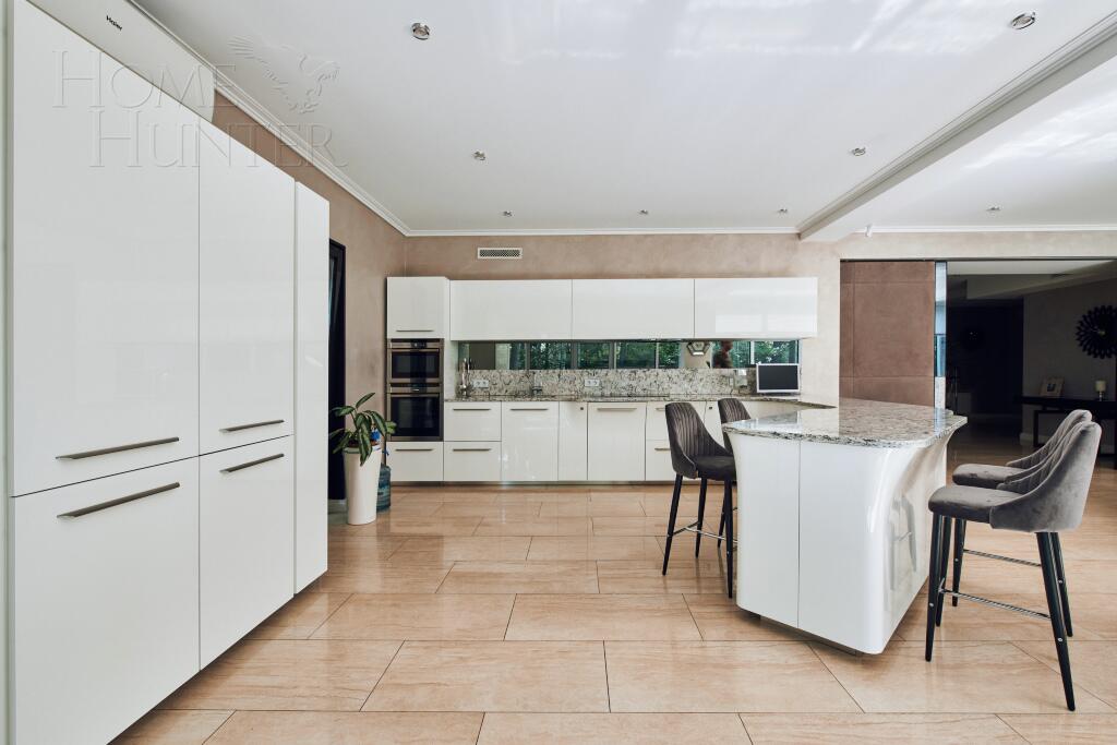 2-этажный коттедж 835 м² с отделкой