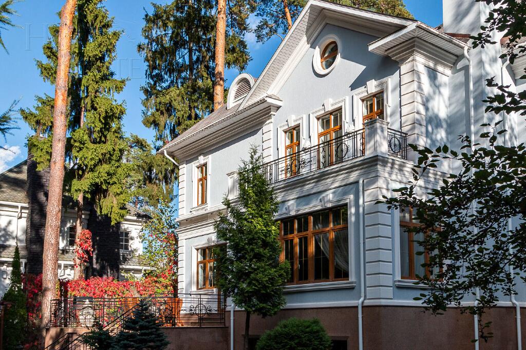 2-этажный коттедж 782.7 м² с отделкой
