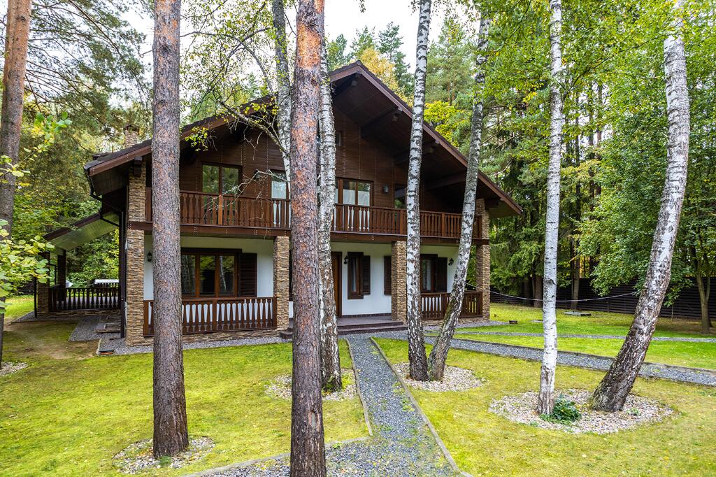 2-этажный коттедж 640 м² без отделки