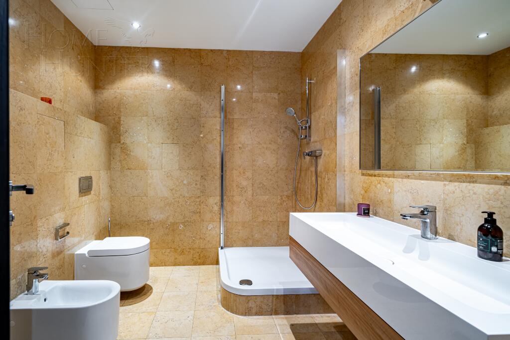 2-этажный коттедж 600 м² с отделкой