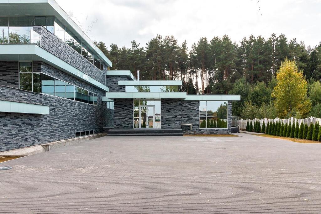 3-этажный коттедж 1 546 м² без отделки