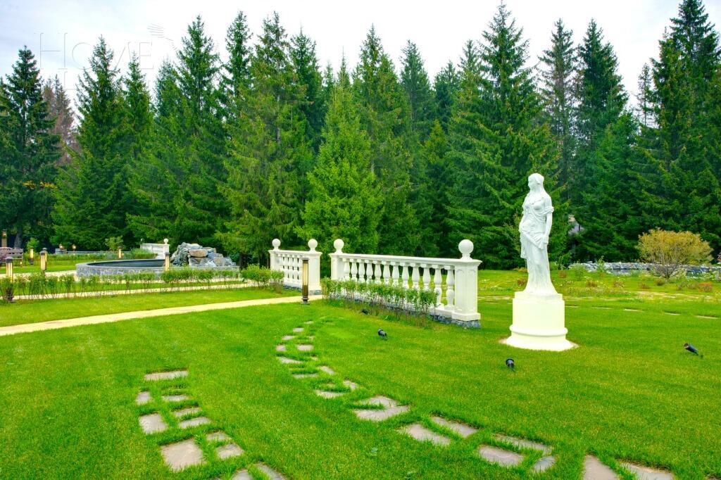 3-этажный коттедж 1 832 м² с отделкой