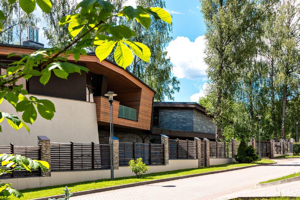 2-этажный коттедж 550 м² без отделки