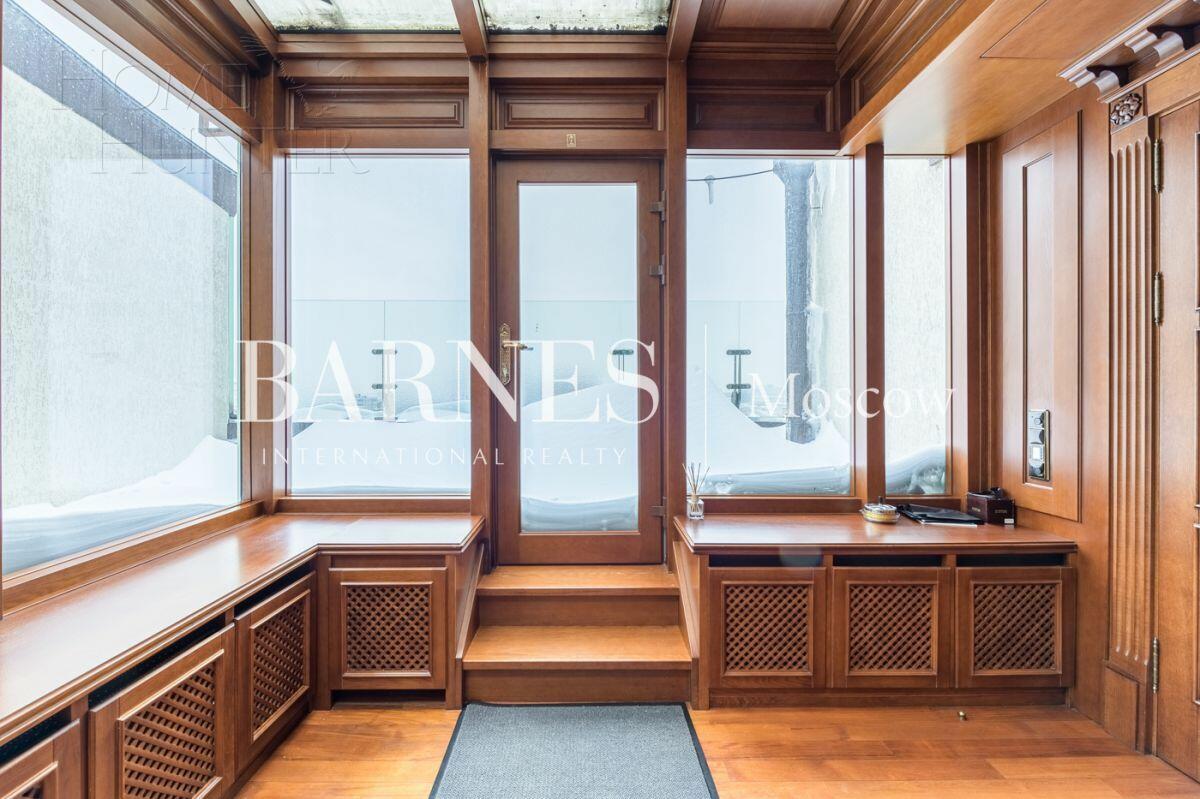 4-КОМН. ПЕНТХАУС С ОТДЕЛКОЙ 258 М² НА 11 ЭТАЖЕ