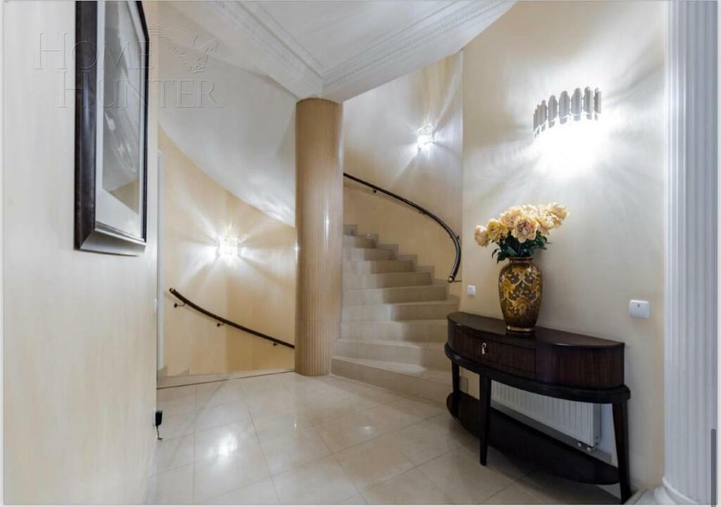 2-этажный коттедж 730 м² с отделкой