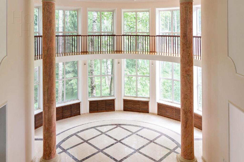 3-этажный коттедж 8 755 м² с отделкой