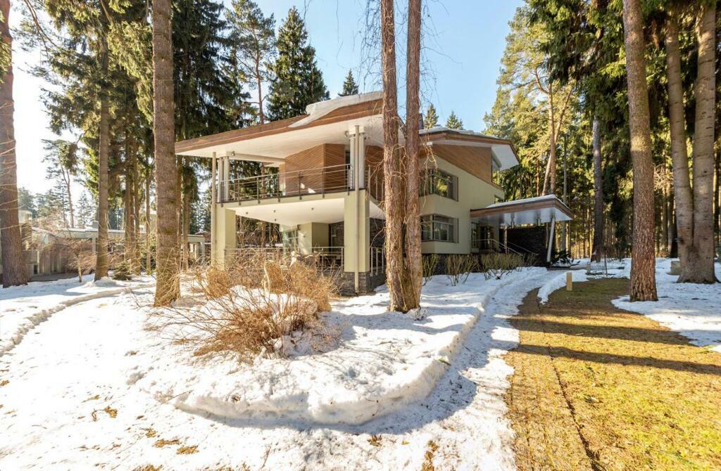 2-этажный коттедж 1 622 м² с отделкой