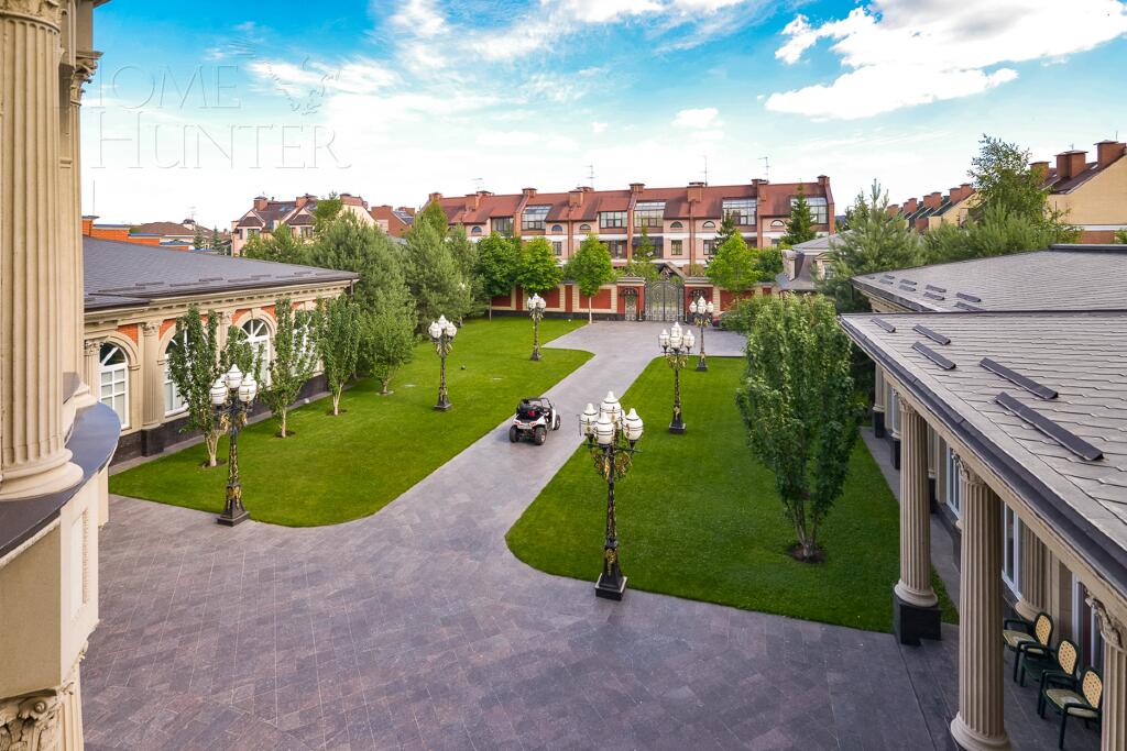 2-этажный коттедж 1 800 м² с отделкой