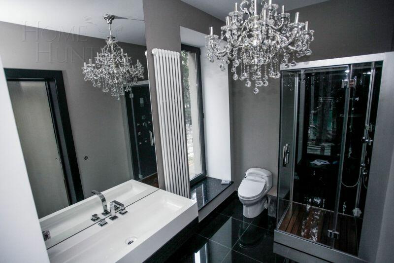 3-этажный коттедж 1 300 м² с отделкой