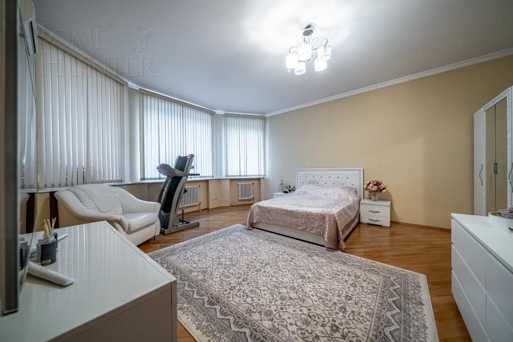 3-этажный коттедж 980 м² с отделкой