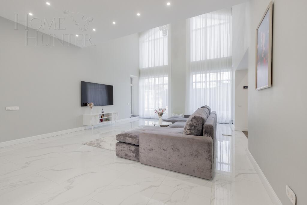 2-этажный коттедж 350 м² с отделкой