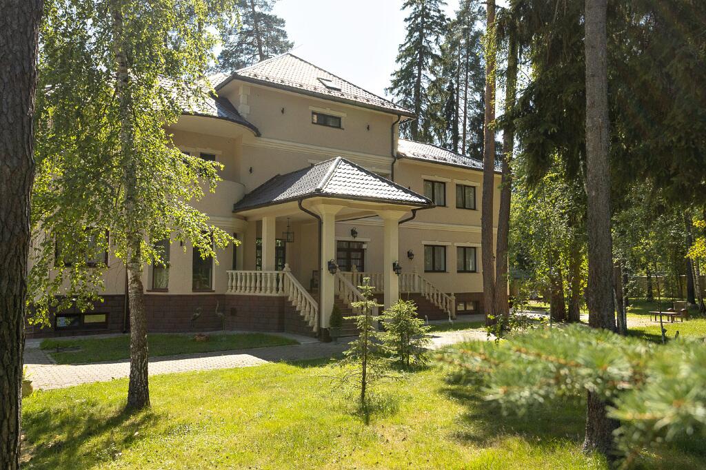 2-этажный коттедж 850 м² с отделкой