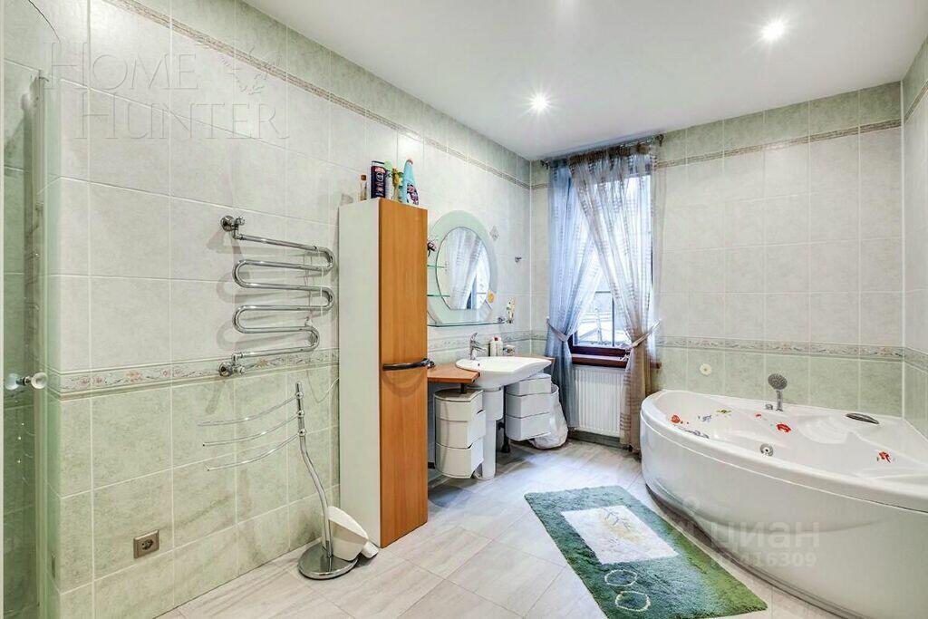 3-этажный коттедж 1 233 м² с отделкой
