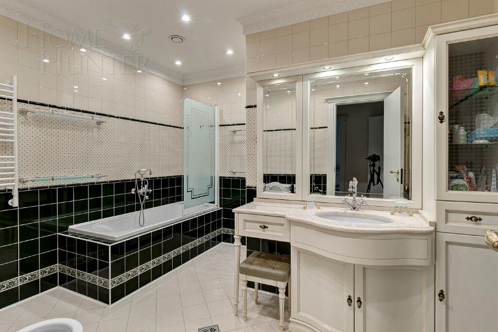 2-этажный коттедж 782.7 м² с отделкой