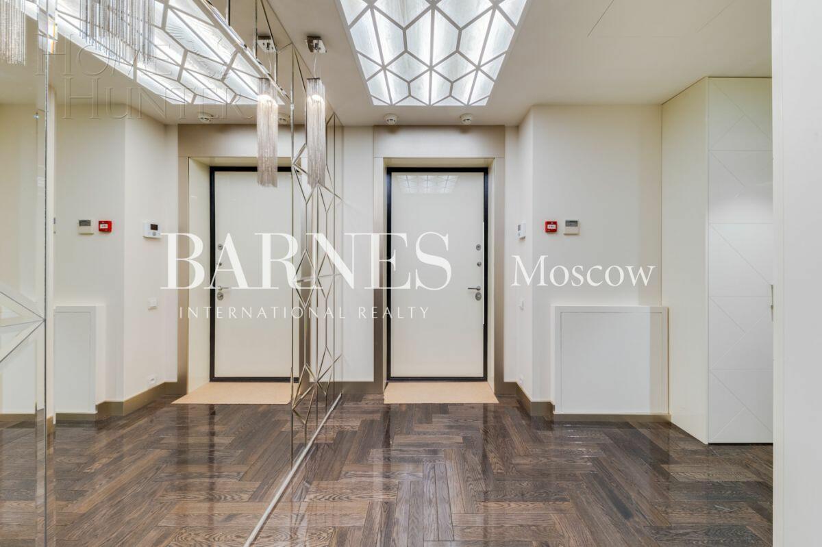 4-КОМН. КВАРТИРА С ОТДЕЛКОЙ 230 М² НА 6 ЭТАЖЕ