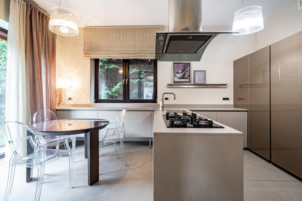 2-этажный коттедж 600 м² с отделкой