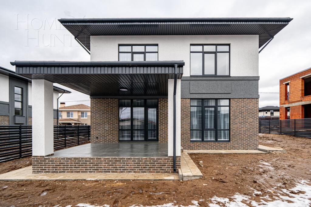 2-этажный коттедж 250 м² с отделкой