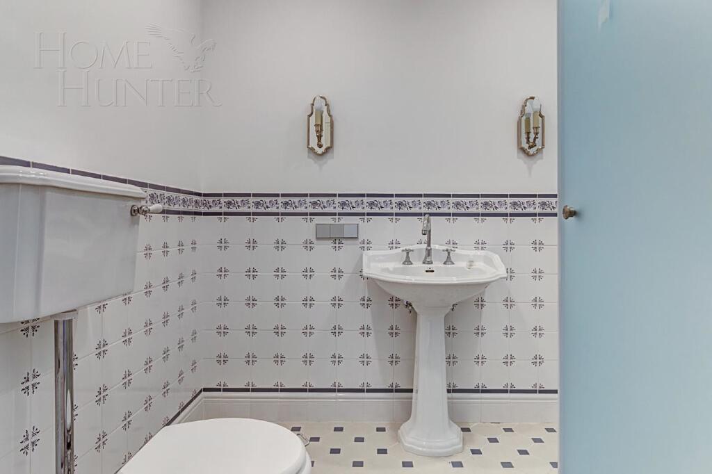 2-этажный коттедж 1 087 м² с отделкой