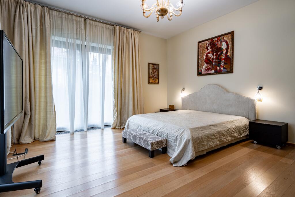 2-этажный коттедж 600 м² с отделкой