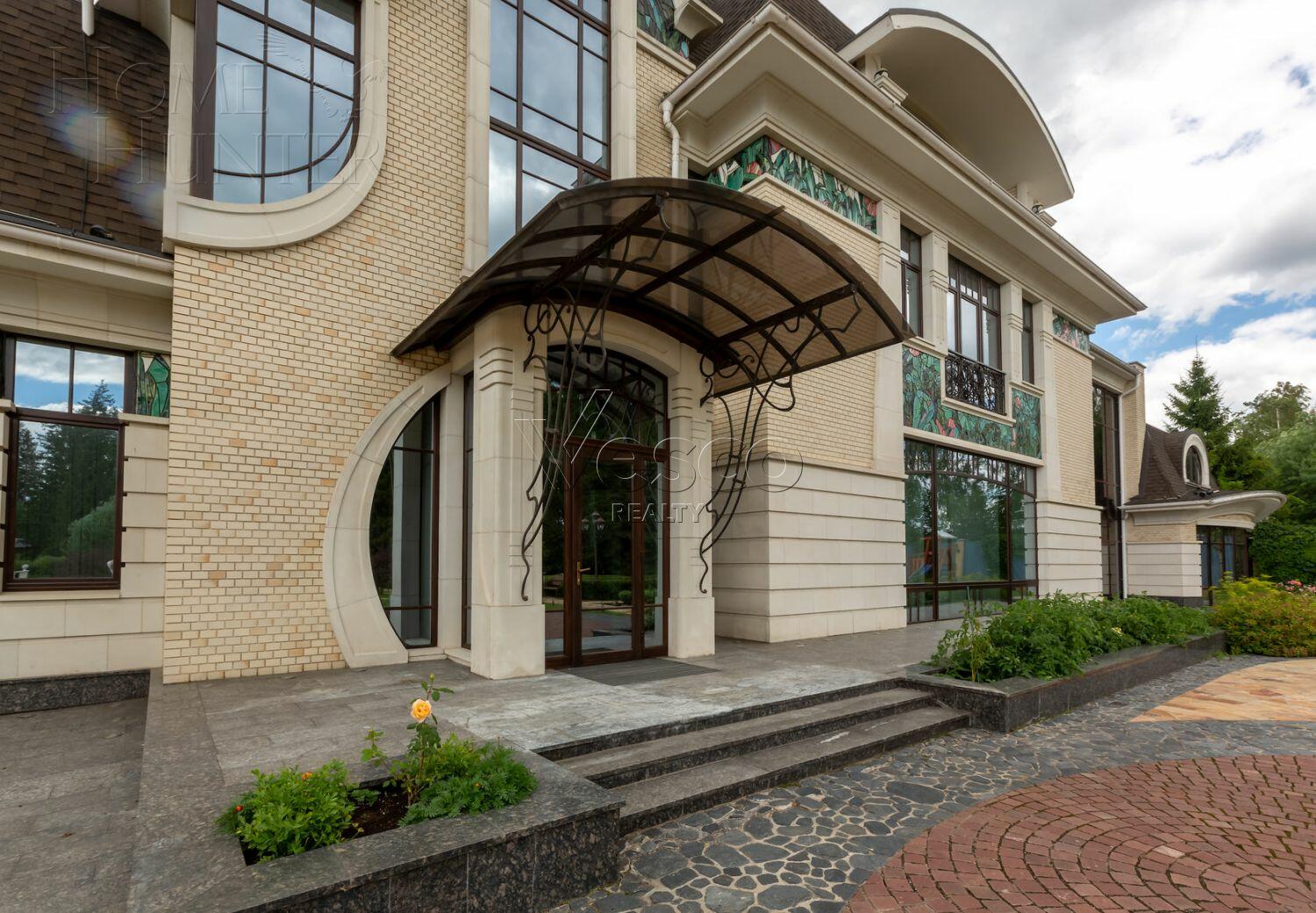 2-этажный коттедж 1 832 м² с отделкой